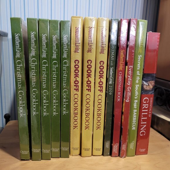 Ultimate Southern Living Christmas Book: Over 400 Ways to Celebrate Season-2003 - Picture 2 of 2